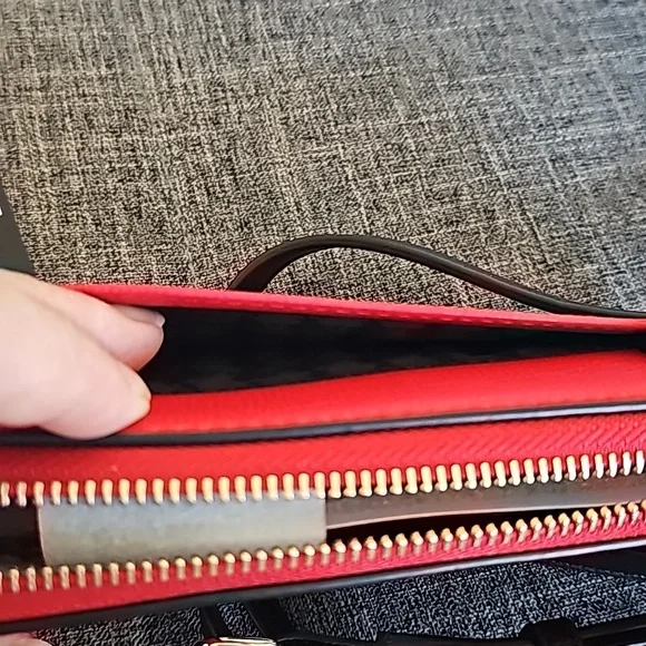 NWT KARL LAGERFELD MSRP $128 - Picture 3 of 4